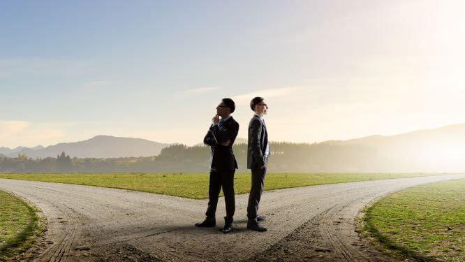 A la hora de invertir en fondos, ¿es mejor optar por una gestión activa o por otra pasiva?